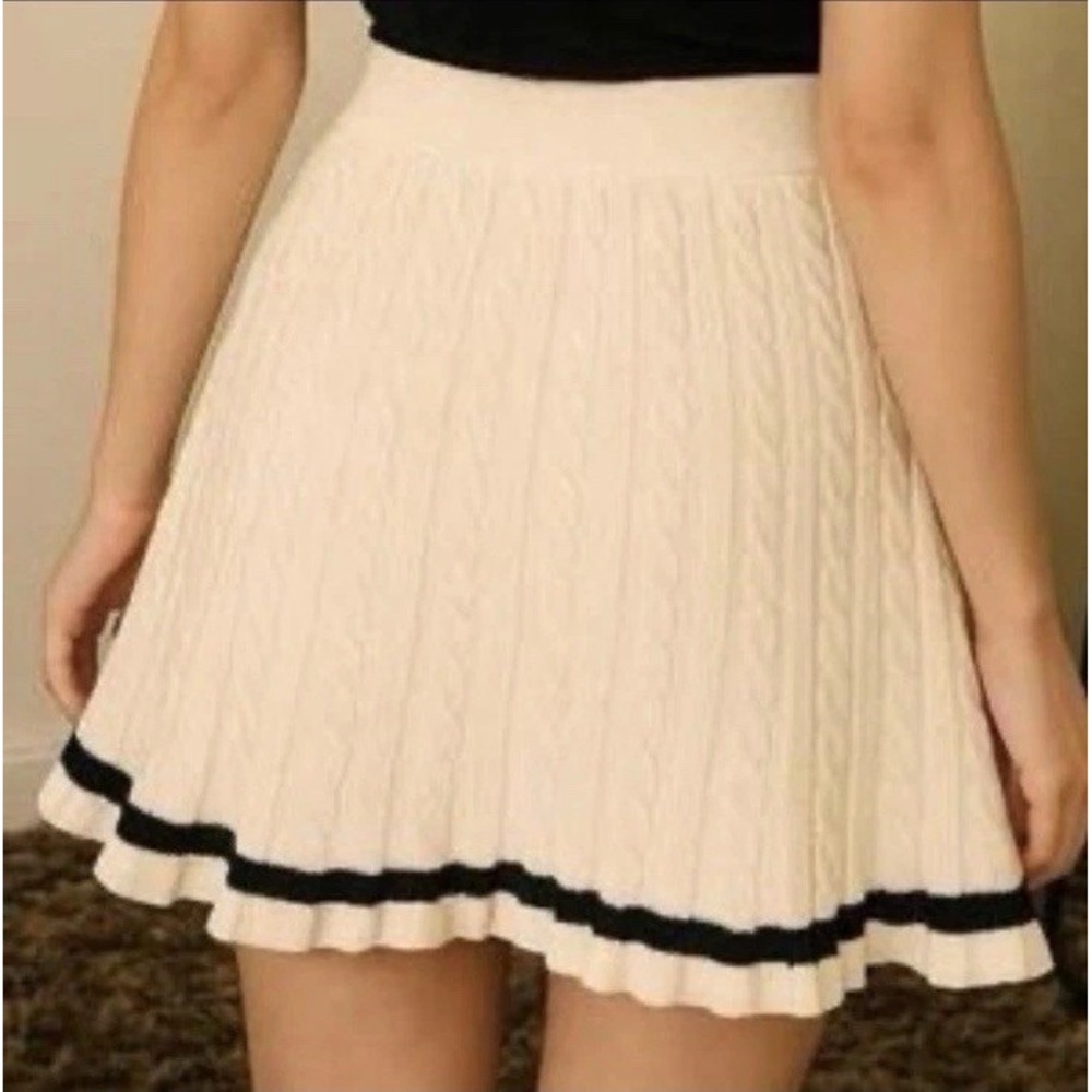 NEW NWT Willow & Wind Cable Knit Mini Skater Skirt Women's M Ivory Black